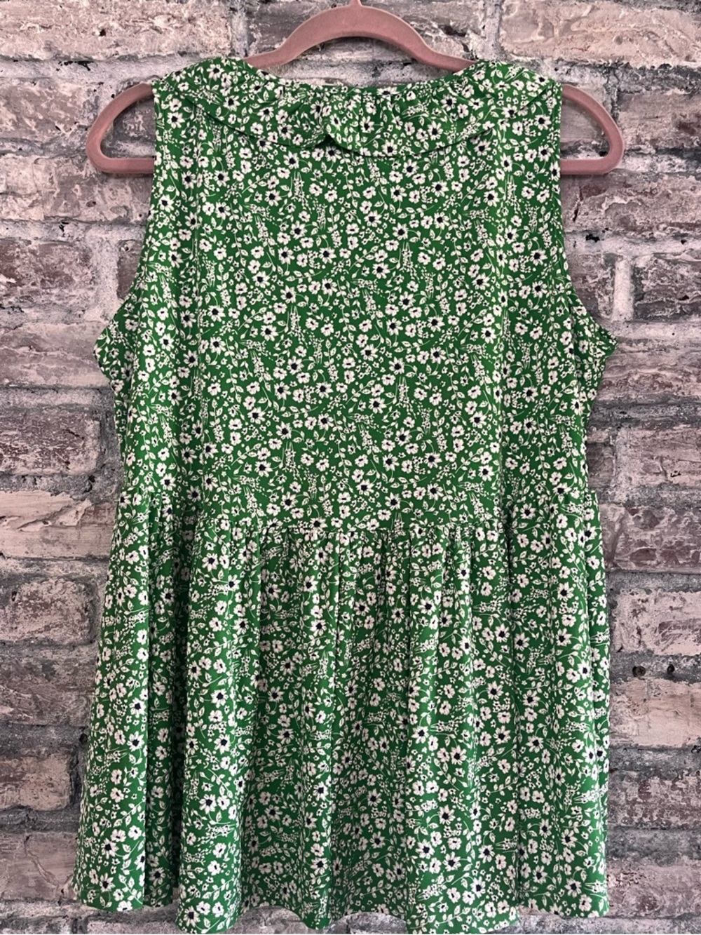 Amiana Green Floral Sleeveless V-Neck Babydoll Top so comfy/flowy smoke/pet free - Picture 7 of 8